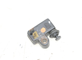 CONTACTEUR FEU STOP DROIT