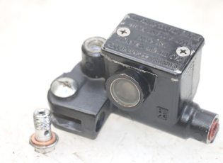 MAITRE CYLINDRE AVANT