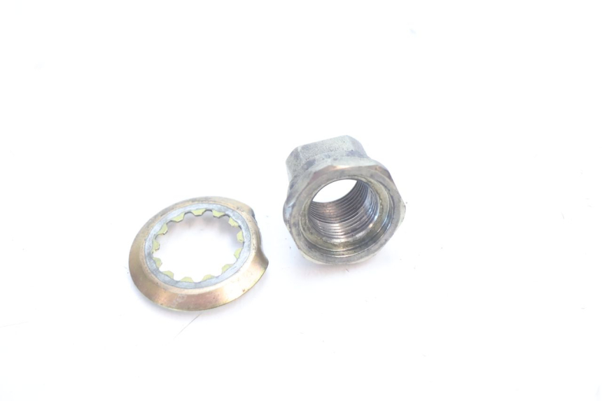 photo de SPROCKET OUTPUT SHAFT NUT KAWASAKI ER-6 ER6 N 650 (2005 - 2009) - Zoom on usage condition