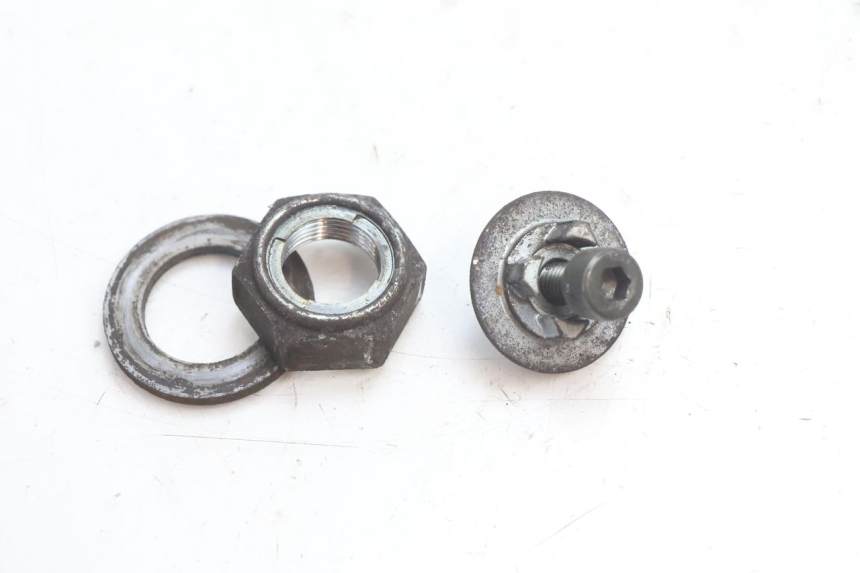 photo de SPROCKET OUTPUT SHAFT NUT SUZUKI GSR 600 (2005 - 2012) - Main view