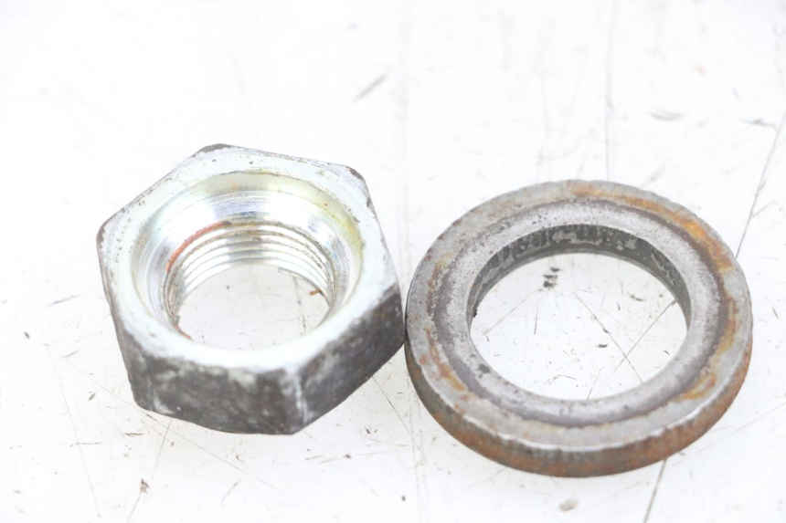 photo de SPROCKET OUTPUT SHAFT NUT SUZUKI GSX F GSXF 650 (2007 - 2015) - Zoom on usage condition