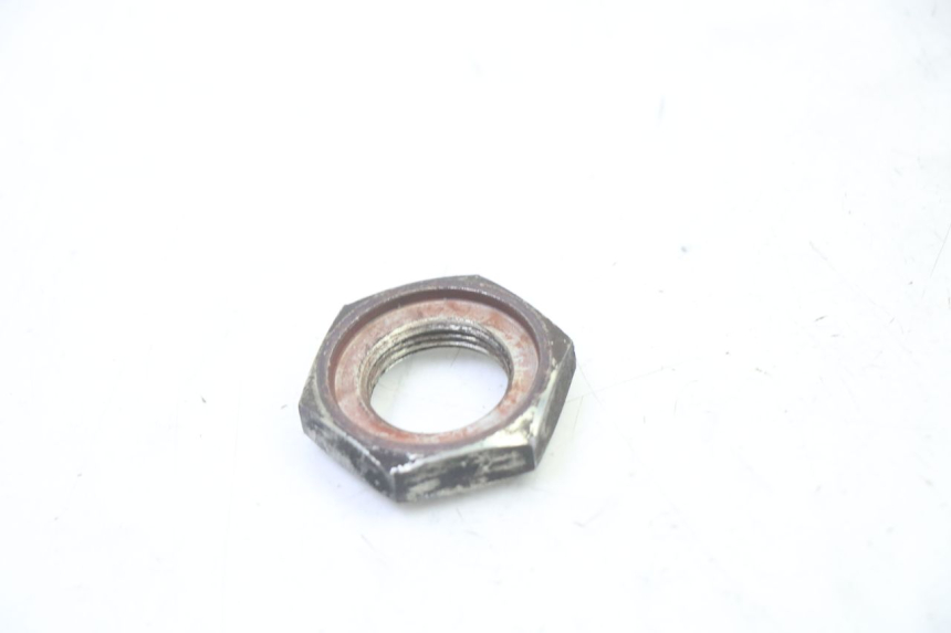 photo de SPROCKET OUTPUT SHAFT NUT YAMAHA TDM ABS 900 (2002 - 2014) - Zoom on usage condition