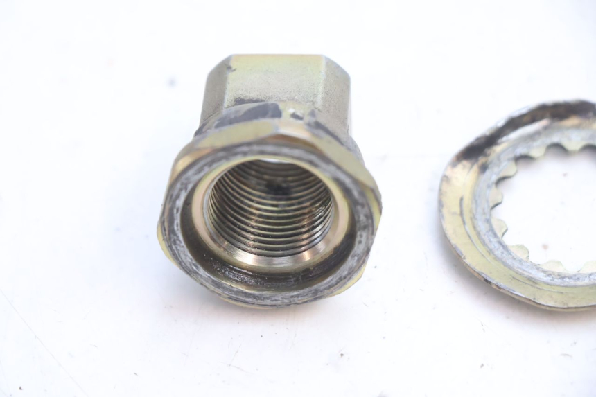 photo de SPROCKET OUTPUT SHAFT NUT KAWASAKI ZX-6R ZX6R 600 (2000 - 2002) - Zoom on usage condition