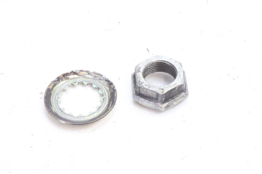 photo de SPROCKET OUTPUT SHAFT NUT KAWASAKI ZZR 600 (1995 - 2004) - Zoom on usage condition