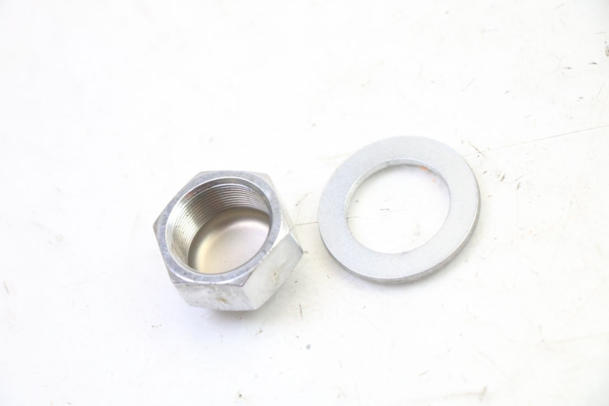 photo de FORK CROWN NUT YAMAHA FZ6 FAZER S2 600 (2007 - 2011) - Zoom on usage condition
