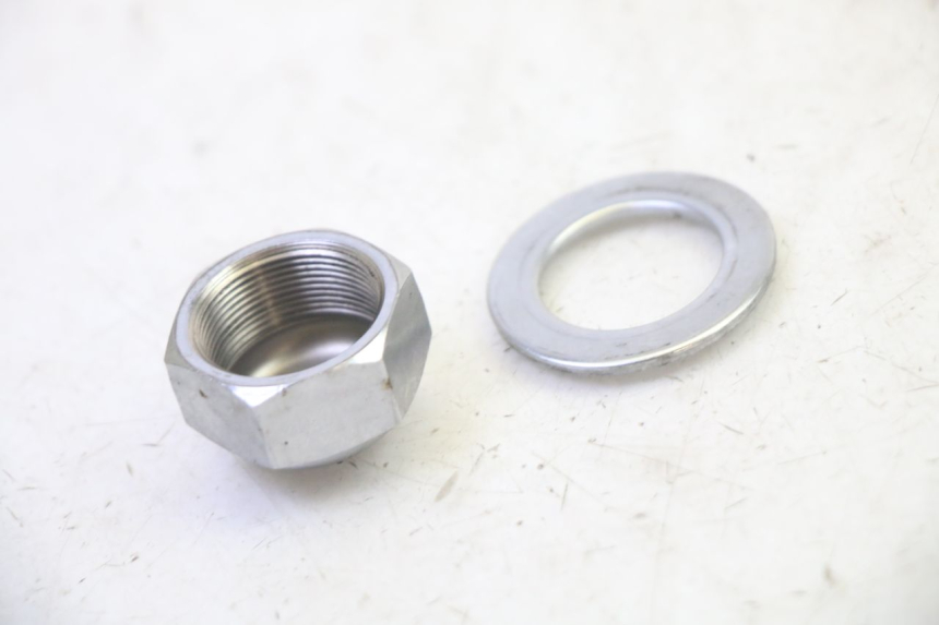 photo de FORK CROWN NUT YAMAHA FZ6 N FAZER 600 (2004 - 2006) - Alternative perspective