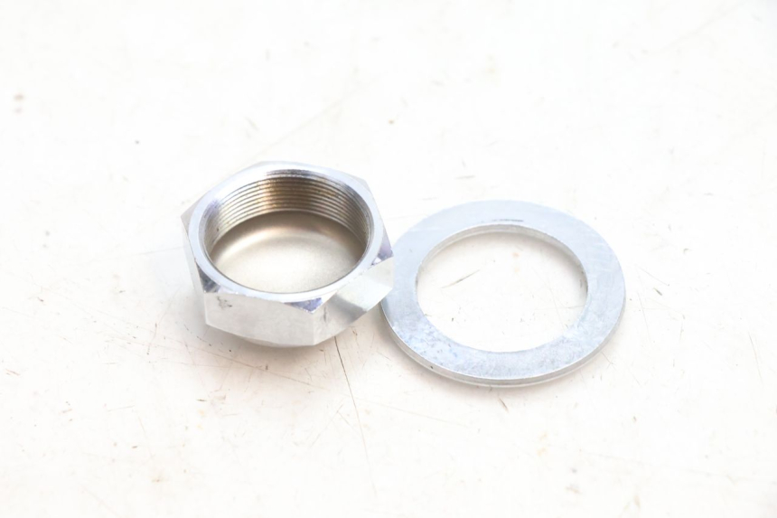 photo de FORK CROWN NUT YAMAHA FZ8 800 (2010 - 2016) - Zoom on usage condition