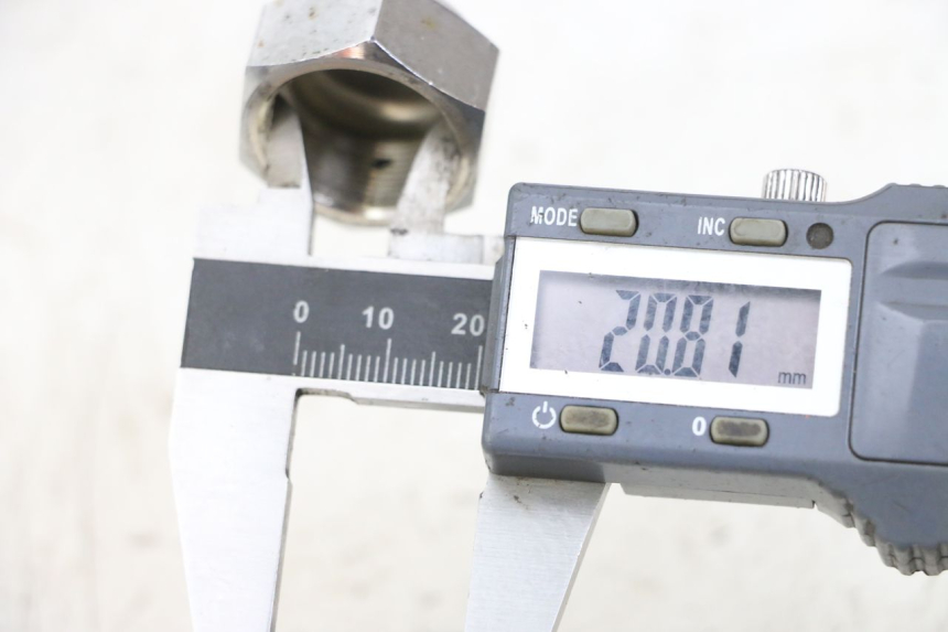 photo de FORK CROWN NUT YAMAHA XVS DRAG STAR DRAGSTAR 650 (1997 - 2007) - Zoom on usage condition