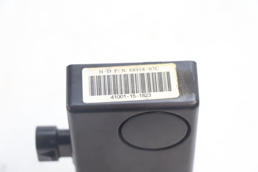 photo de ANTI-THEFT ALARM HARLEY DAVIDSON ROAD GLIDE FLTRXSE 1920 (2018 - 2022) - Technical close-up