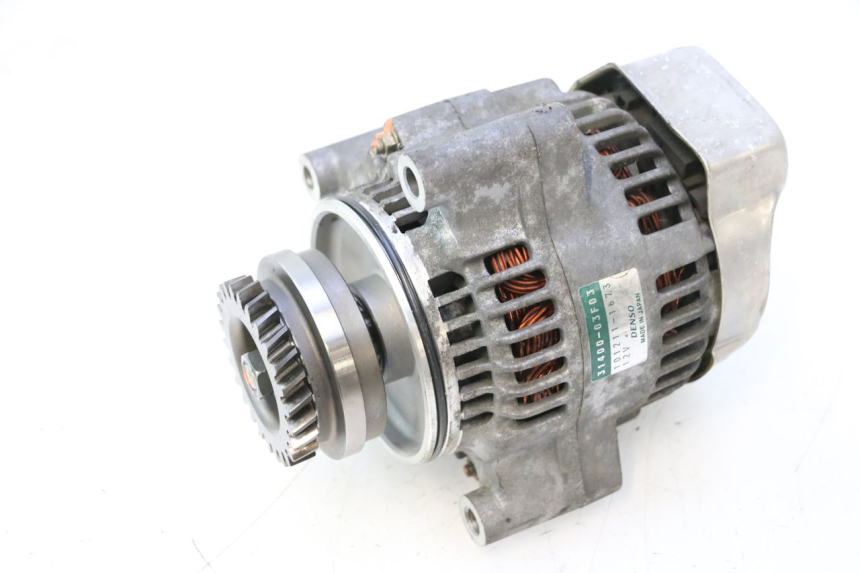 photo de ALTERNATOR SUZUKI GSF N BANDIT 1200 (2001 - 2005) - Technical close-up