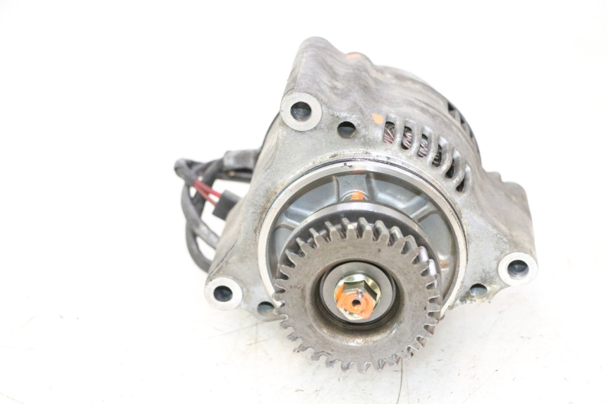 photo de ALTERNATOR SUZUKI GSX F GSXF 750 (1988 - 1998) - Surface and material condition