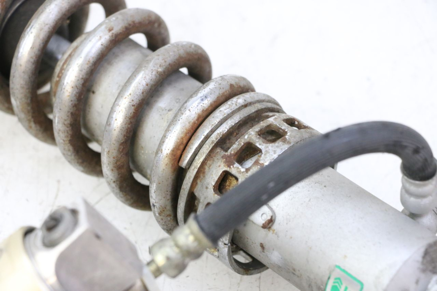 photo de REAR SHOCK ABSORBER HONDA CBR RR FIREBLADE 900 (1992 - 1994) - Detailed visual inspection
