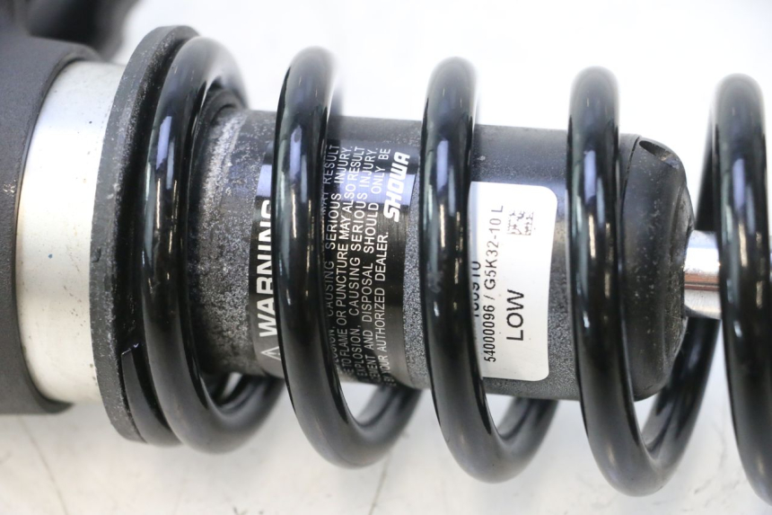 photo de REAR LEFT SHOCK ABSORBER HARLEY DAVIDSON ROAD GLIDE FLTRXSE 1920 (2018 - 2022) - Fixing points details