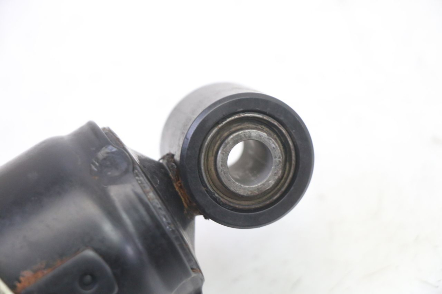 photo de REAR SHOCK ABSORBER SUZUKI GSR 750 (2011 - 2017) - Technical close-up