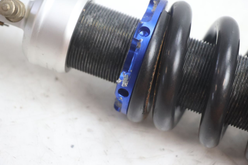 photo de REAR SHOCK ABSORBER APOLLO RFZ 125 - Surface and material condition