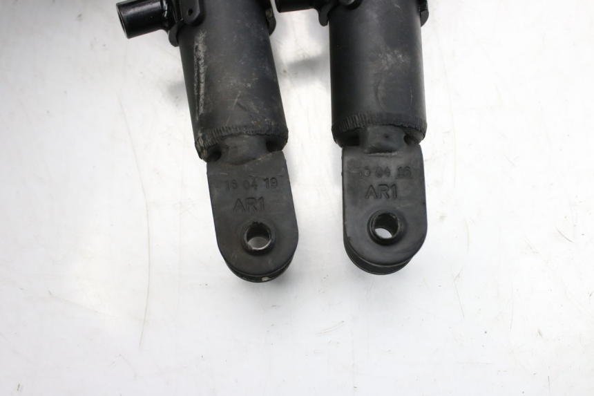 photo de REAR SHOCK ABSORBER PEUGEOT TWEET 125 (2010 - 2017) - Surface and material condition