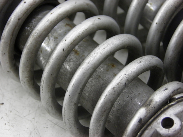 photo de REAR SHOCK ABSORBER YAMAHA YBR CUSTOM 125 (2008 - 2010) - Alternative perspective