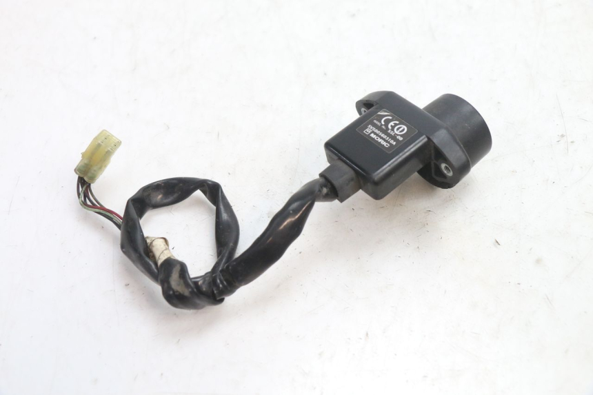 photo de TRANSPONDER ANTENNA YAMAHA FJR 1300 (2001 - 2005) - Zoom on usage condition
