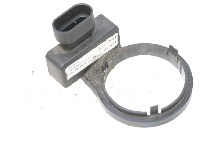 photo de TRANSPONDER ANTENNA PIAGGIO MP3 RL 250 (2006 - 2010) - Fixing points details
