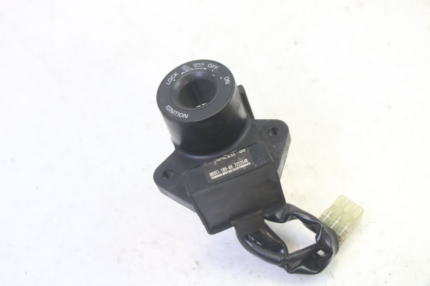 photo de TRANSPONDER ANTENNA YAMAHA X-MAX XMAX 250 (2006 - 2009) - Alternative perspective