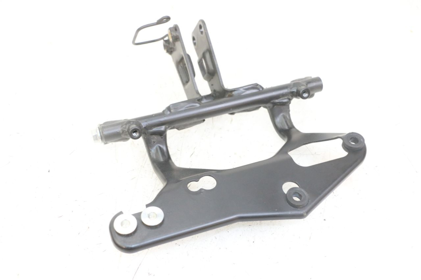 photo de SPEEDOMETER BRACKET ROYAL ENFIELD HYMALAYAN 410 (2016 - 2023) - Technical close-up