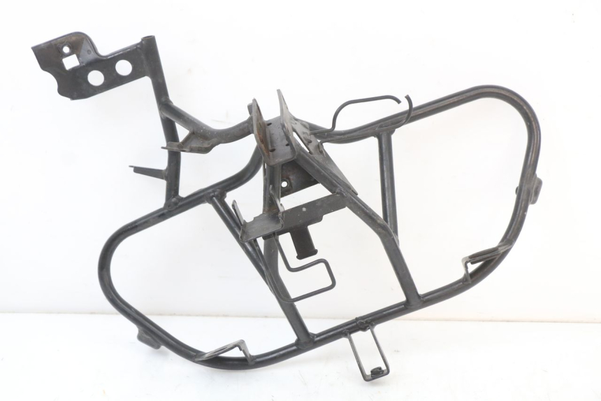 photo de FRONT FAIRING BRACKET SUZUKI BURGMAN 125 (2007 - 2014) - Component detail