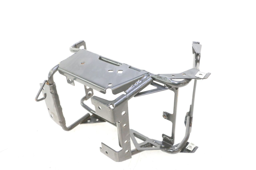photo de FRONT FAIRING BRACKET PEUGEOT CITYSTAR 2T 50 (2018 - 2021) - Zoom on usage condition