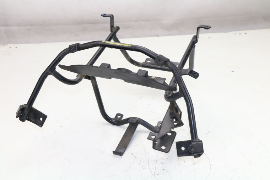 photo de FRONT FAIRING BRACKET PEUGEOT ELYSEO 100 (1998 - 2004) - Alternative perspective