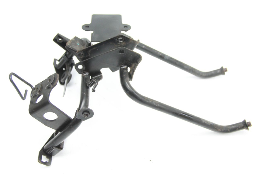 photo de FRONT FAIRING BRACKET HONDA FES PANTHEON 125 (2003 - 2007) - Zoom on usage condition