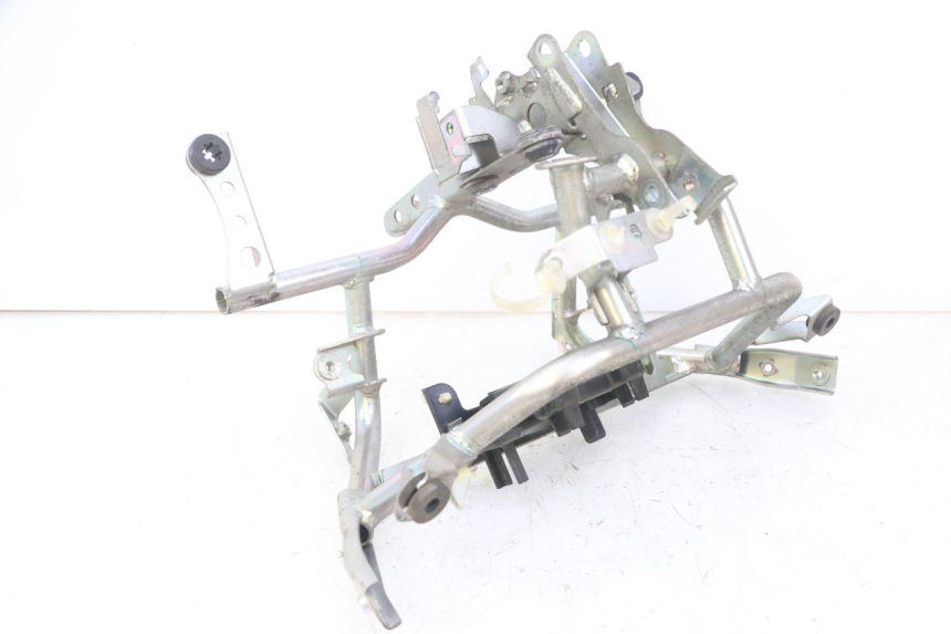 photo de FRONT FENDER BRACKET HONDA FORZA ABS 300 (2013 - 2017) - Component detail