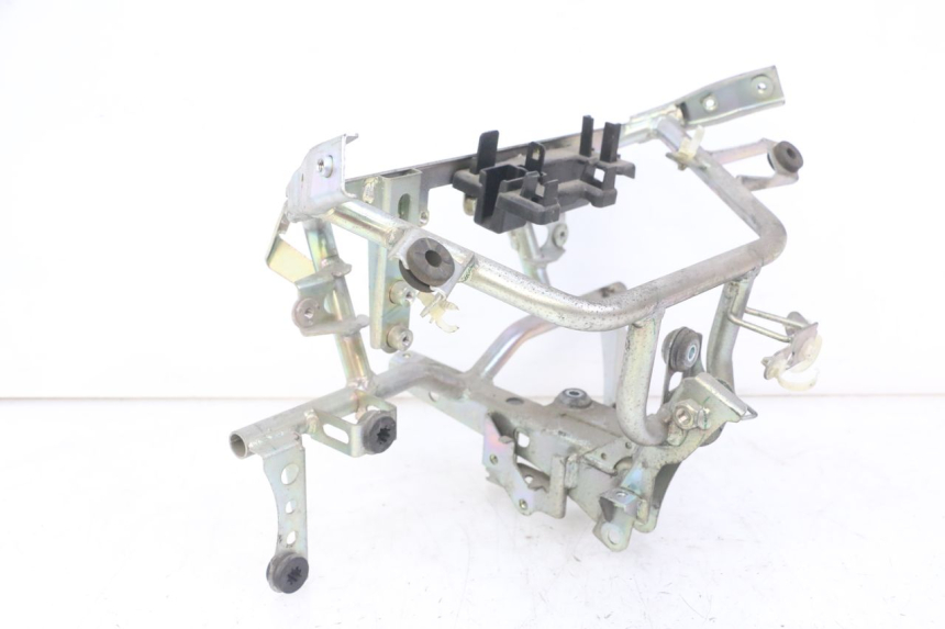 photo de FRONT FENDER BRACKET HONDA FORZA ABS 300 (2013 - 2017) - Fixing points details