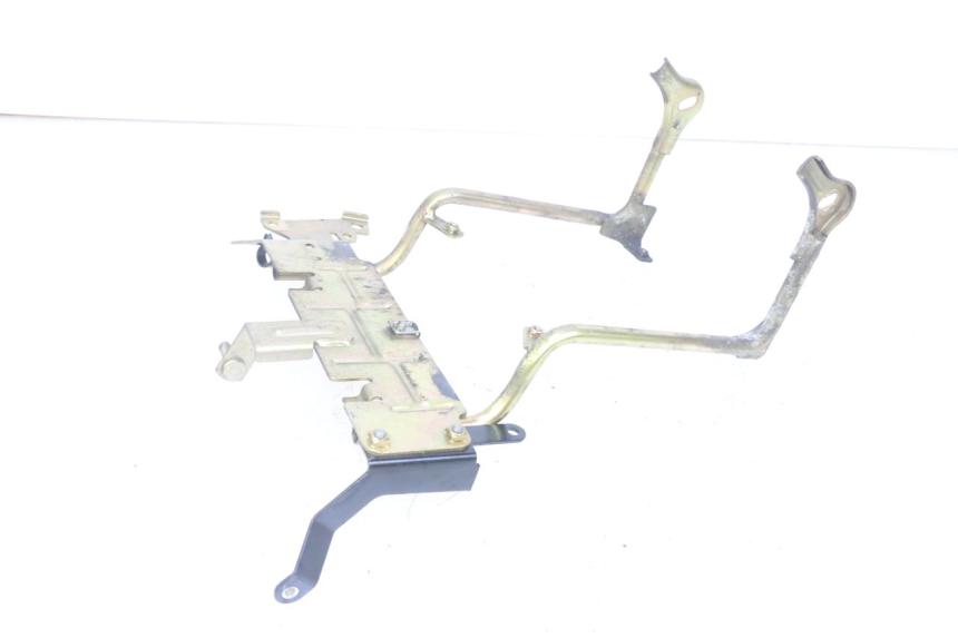 photo de FRONT FAIRING BRACKET PEUGEOT JET FORCE CARBU 50 (2003 - 2016) - Component detail