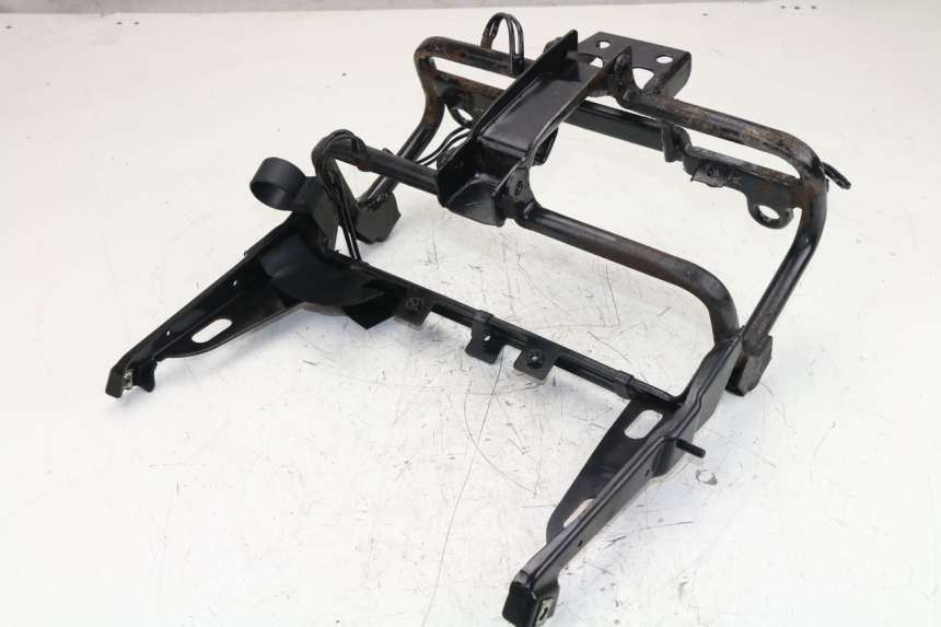 photo de FRONT FAIRING BRACKET SYM JOYRIDE 125 (2002 - 2009) - Zoom on usage condition