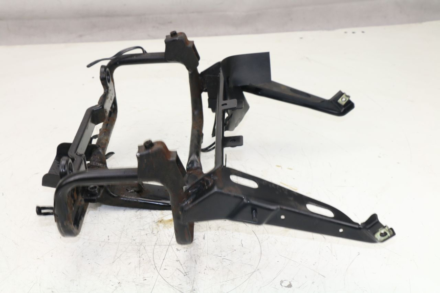 photo de FRONT FAIRING BRACKET SYM JOYRIDE 125 (2002 - 2009) - Fixing points details