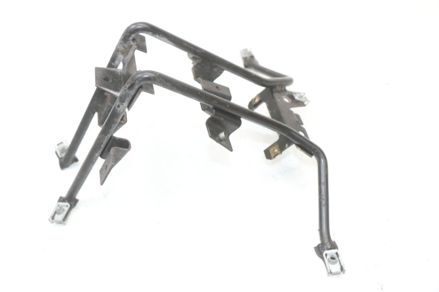 photo de FRONT FAIRING BRACKET RENAULT KOURANOS 125 (2001 - 2004) - Technical close-up