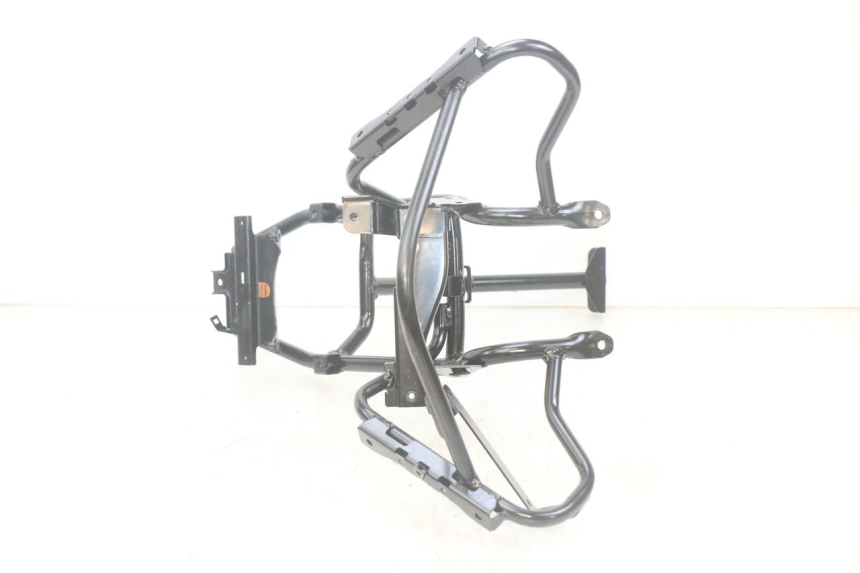 photo de FRONT FAIRING BRACKET PIAGGIO MP3 HPE 300 (2019 - 2026) - Markings and original references