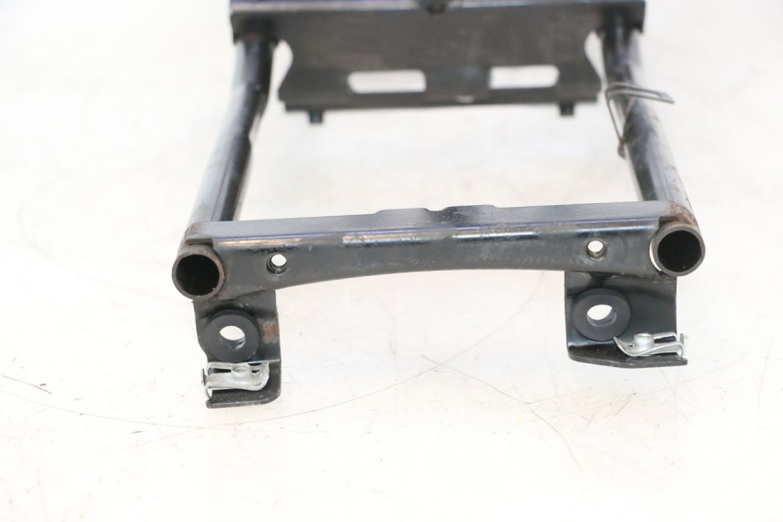 photo de FRONT FAIRING BRACKET PIAGGIO MP3 500 (2016 - 2018) - Zoom on usage condition
