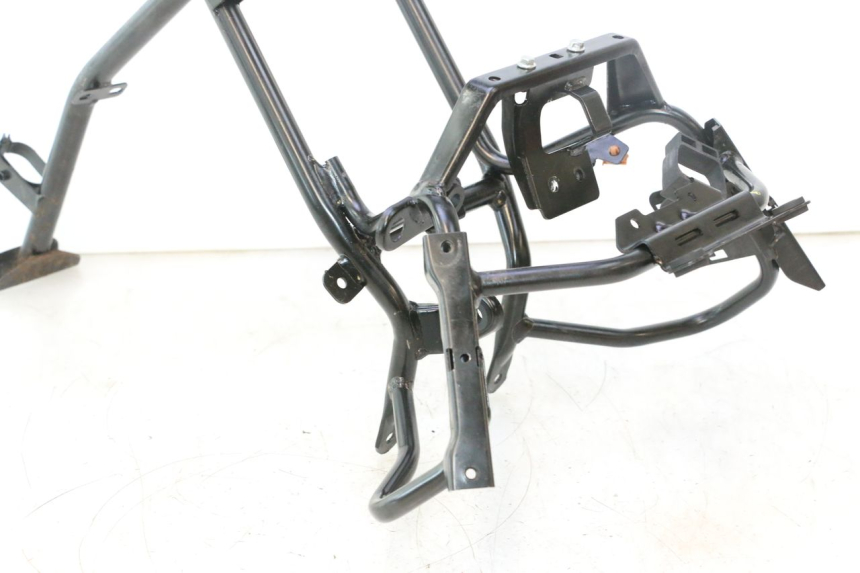 photo de FRONT FAIRING BRACKET PIAGGIO MP3 500 (2016 - 2018) - Product overview