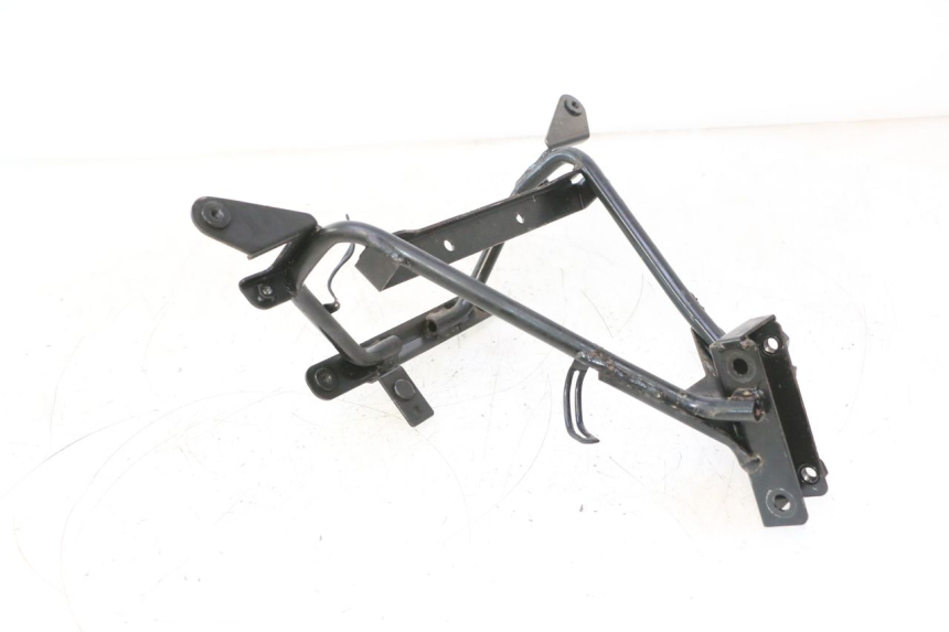 photo de FRONT FAIRING BRACKET DAELIM S2 125 (2006 - 2007) - Component detail