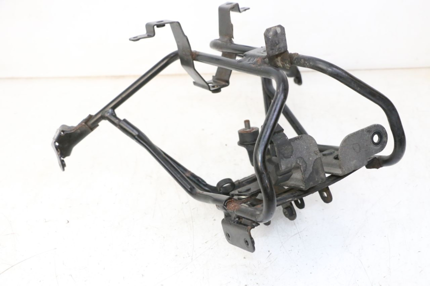 photo de FRONT FAIRING BRACKET PEUGEOT SATELIS 125 (2006 - 2009) - Component detail