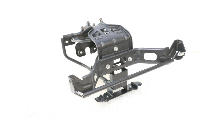 photo de FRONT FAIRING BRACKET PEUGEOT SATELIS 125 (2013 - 2018) - Component detail