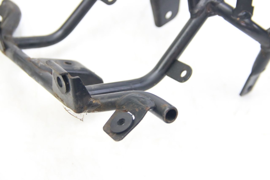 photo de FRONT FORK BRACE SUZUKI SIXTEEN 125 (2008 - 2010) - Surface and material condition