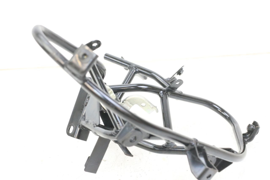 photo de FRONT FAIRING BRACKET SUZUKI BURGMAN 125 (2018 - 2021) - Zoom on usage condition