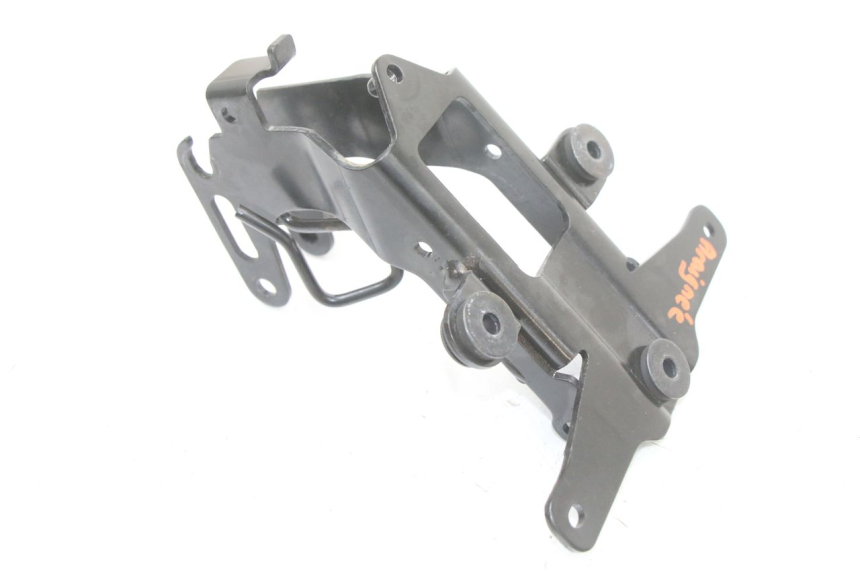 photo de FRONT FAIRING BRACKET YAMAHA TRACER 7 700 (2020 - 2024) - Zoom on usage condition