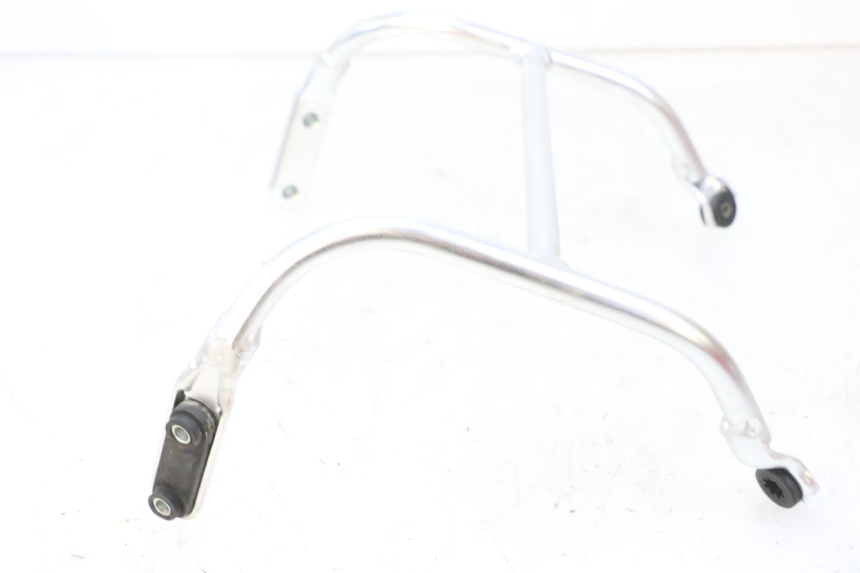 photo de FRONT FAIRING BRACKET HONDA CBR RR FIREBLADE 900 (1992 - 1994) - Technical close-up