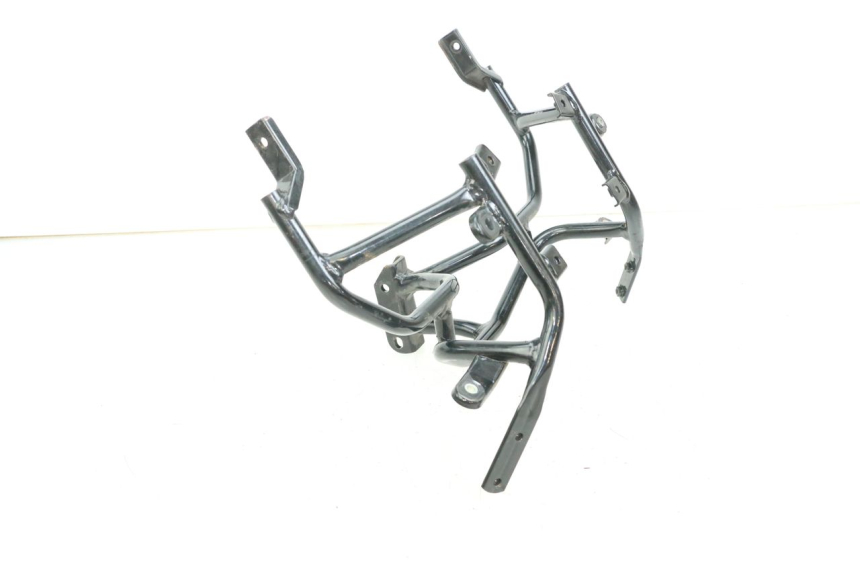 photo de FRONT FAIRING BRACKET HYOSUNG GTR 125 (2006 - 2008) - Technical close-up
