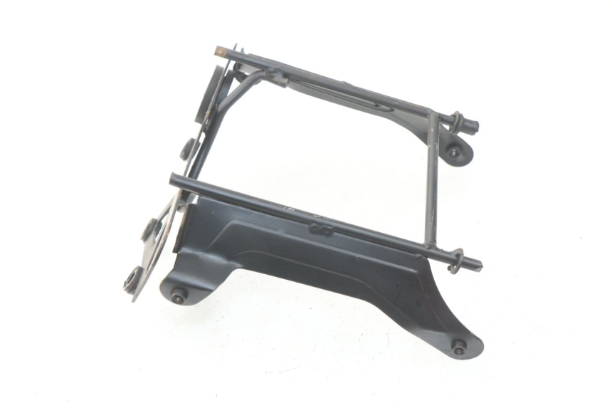 photo de FRONT FAIRING BRACKET YAMASAKI MSX 50 (2013 - 2022) - Zoom on usage condition