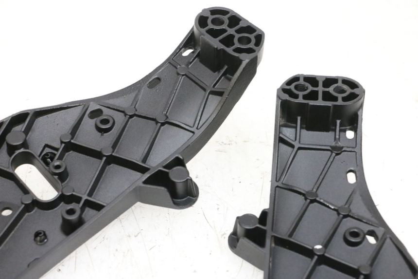 photo de FRONT FAIRING BRACKET BMW R GS 1250 (2021 - 2024) - Fixing points details