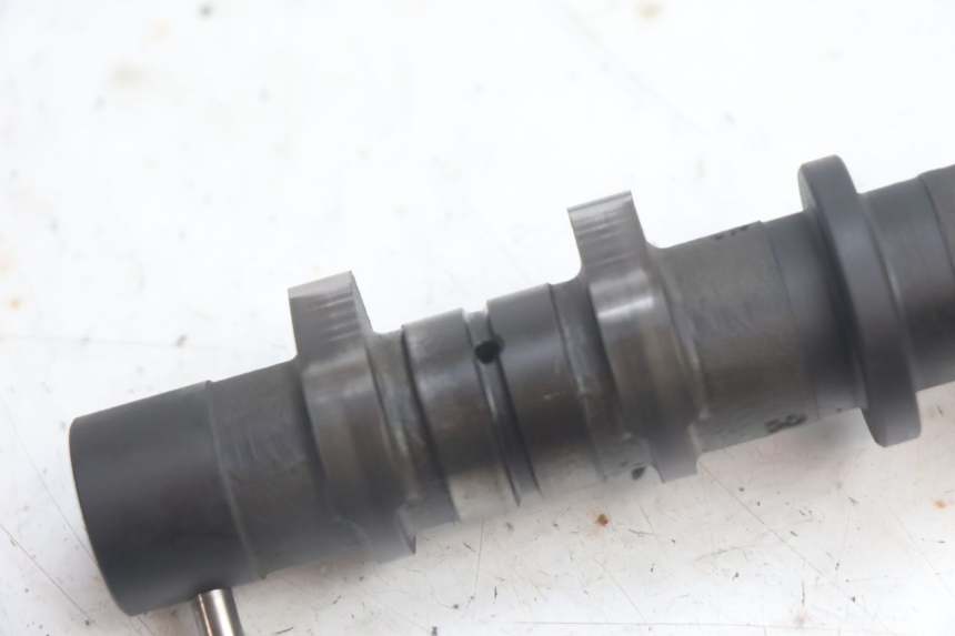 photo de CAMSHAFT SUZUKI BURGMAN EXECUTIVE ABS 650 (2006 - 2012) - High-resolution close-up