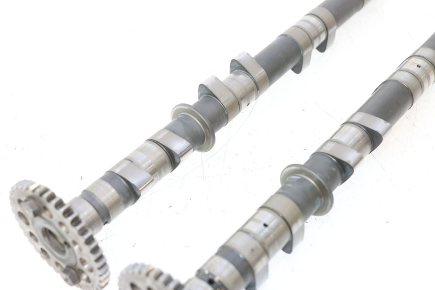 photo de CAMSHAFT YAMAHA FJR 1300 (2001 - 2005) - High-resolution close-up